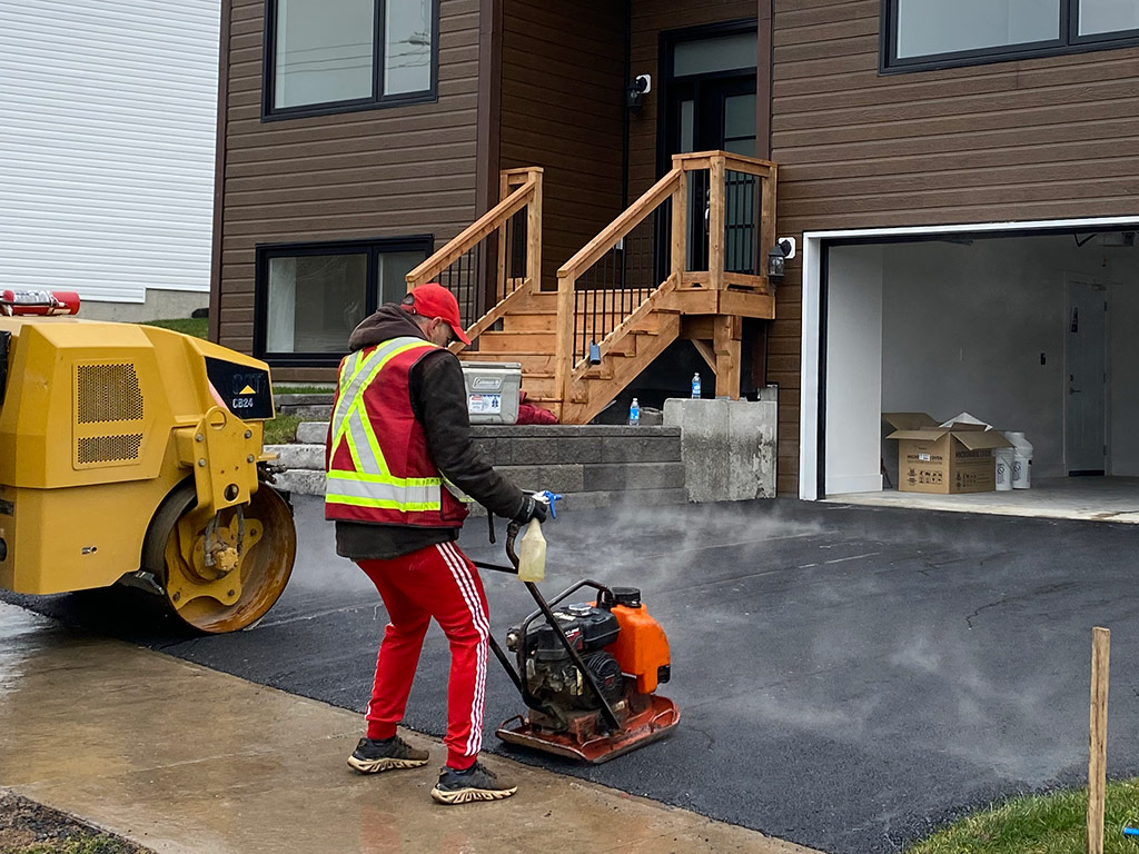 driveway asphalt maintenance