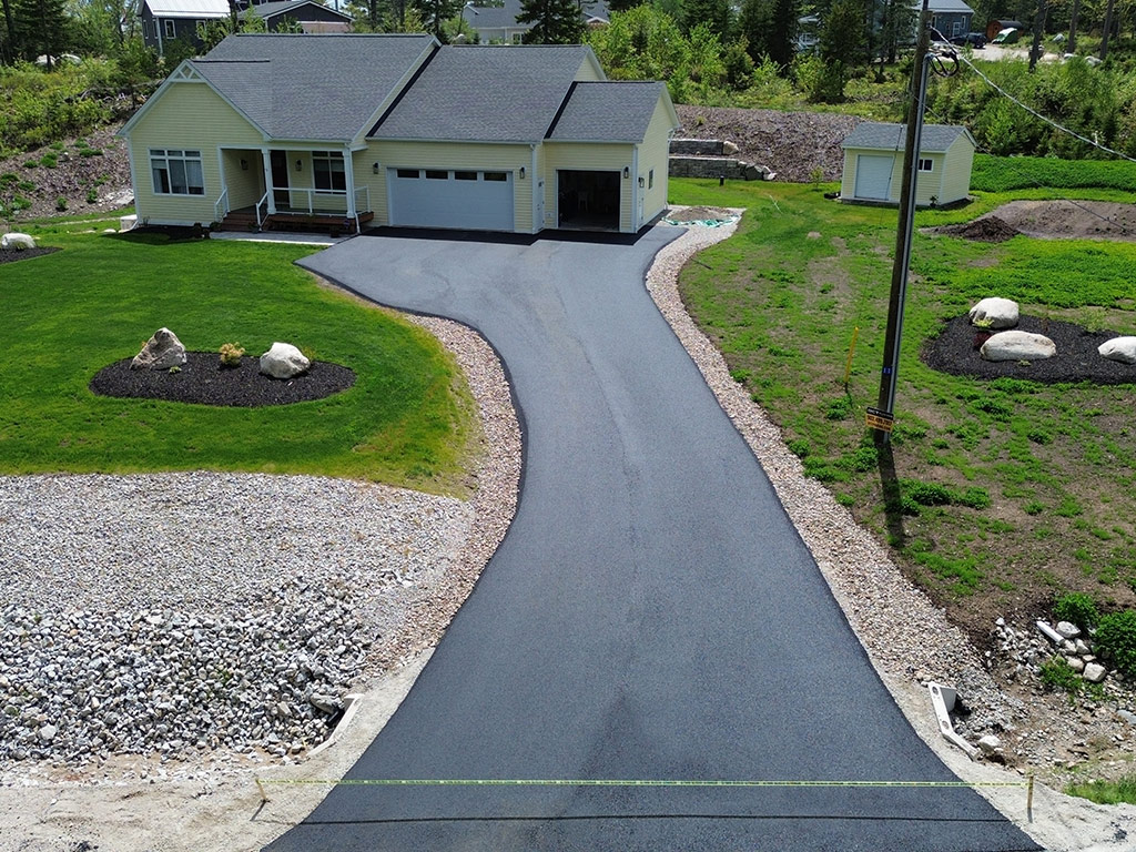 residential driveway asphalt paving